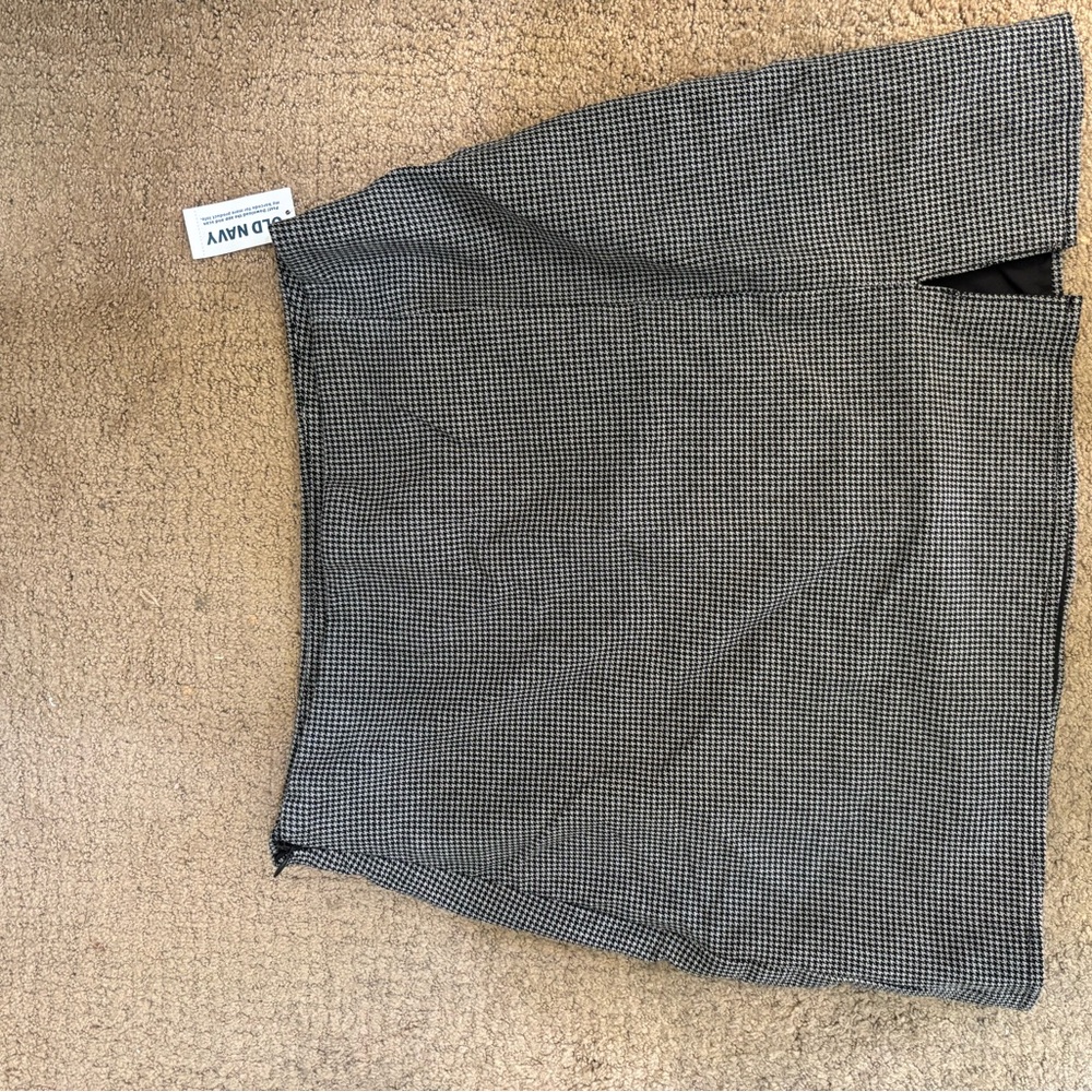 H&M Black and White Houndstooth Skirt